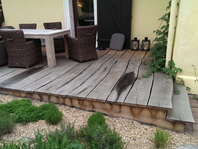 Dubová masivní rustikální terasa