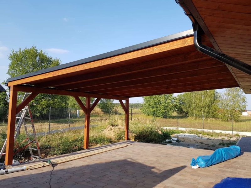 Garážové stání napojené na dům