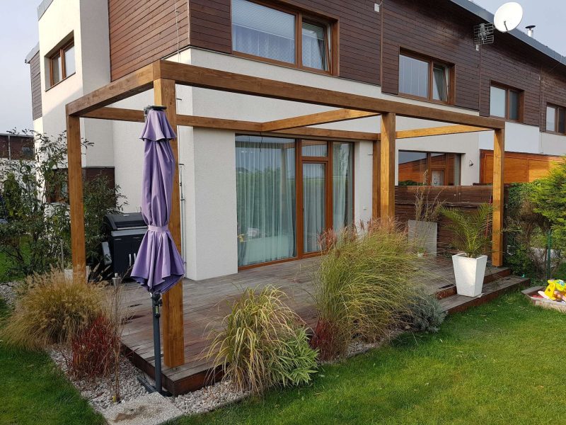 Vzdušná pergola s možností natažení plachty